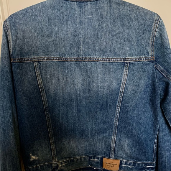 A&F Women’s Denim Jacket - Picture 2 of 3